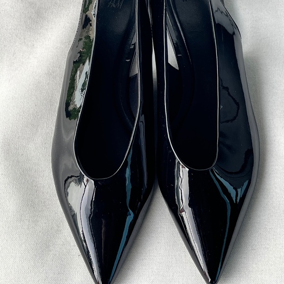 patent flat slingbacks - Picture 1 of 3